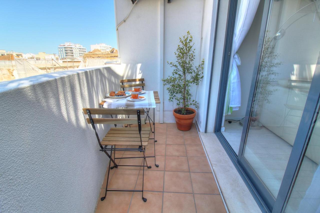 Center Location, Ac, Swimming Pool, And Parking Apartment โอลเญา ภายนอก รูปภาพ